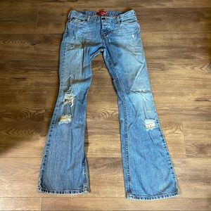 HOLLISTER DENIM WOMENS SIZE 9 button fly, bootcut, distressed denim.